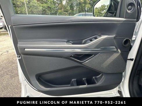 New 2025 Lincoln Navigator L Reserve w/ Jet Appearance Package image 10