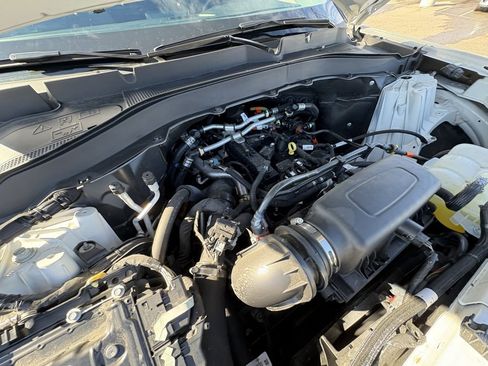 Used 2023 Ford Explorer XLT image 17