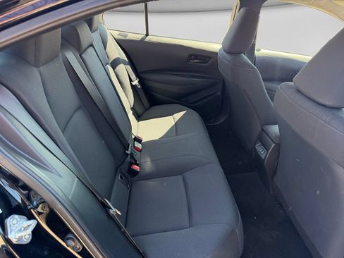 Used 2025 Toyota Corolla LE FWD image 29