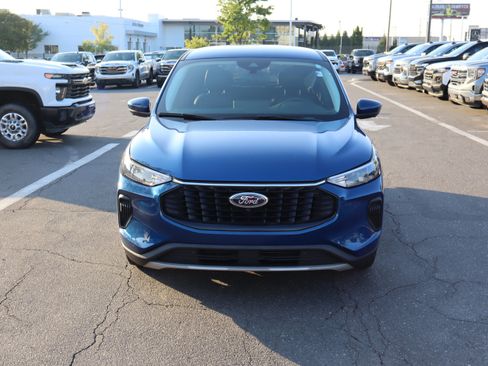 Used 2023 Ford Escape Active w/ Tech Pack #2 FWD image 3