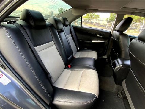 Used 2013 Toyota Camry SE image 19