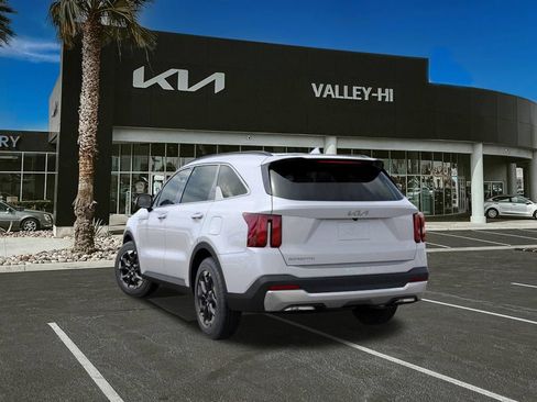New 2026 Kia Sorento S FWD image 4