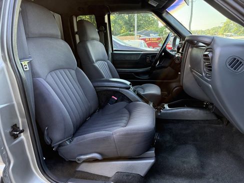Used 2003 Chevrolet S10 Pickup LS w/ Convenience Package RWD image 12