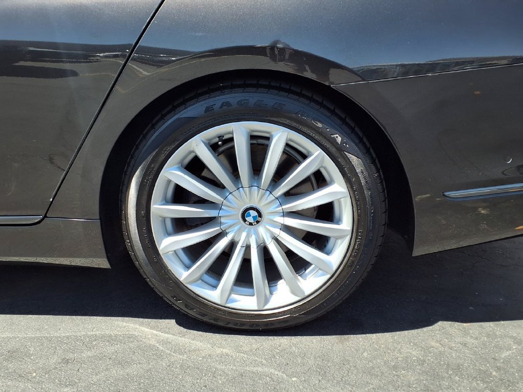 Used 2016 BMW 740i RWD image 5