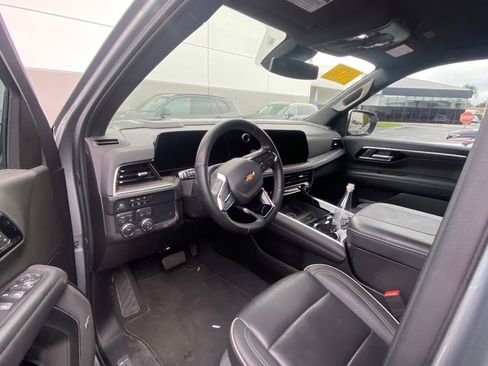 Used 2025 Chevrolet Tahoe Premier AWD/4WD image 7