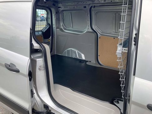 Used 2023 Ford Transit Connect XLT FWD image 17