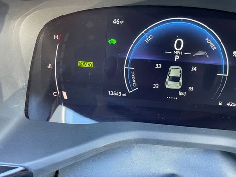 Used 2025 Toyota Camry LE image 39