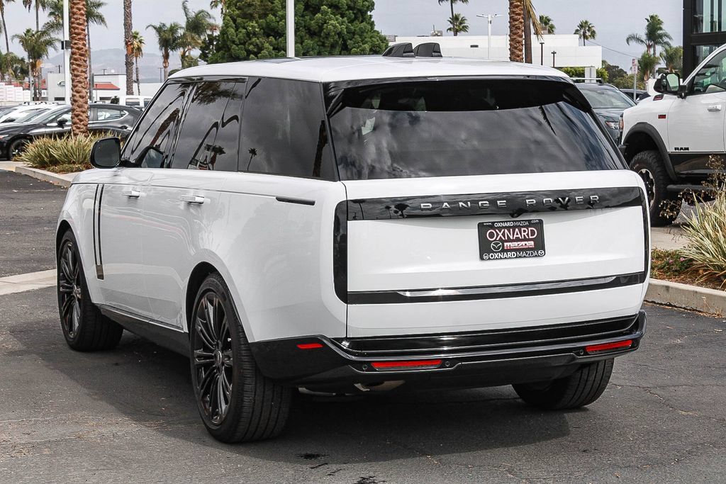 Used 2025 Land Rover Range Rover SE AWD/4WD image 6