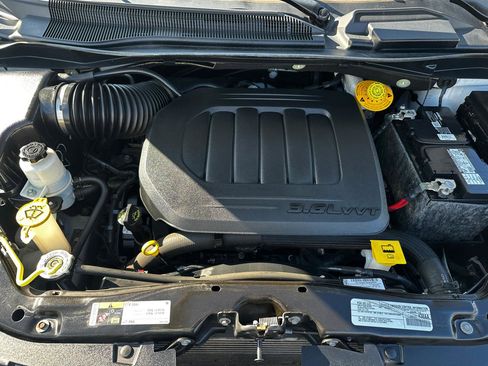 Used 2019 Dodge Grand Caravan SE image 21