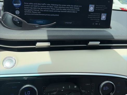 Used 2025 Genesis GV70 2.5T w/ Select Package image 3