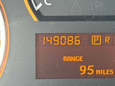 Used 2013 Nissan Titan SV image 19