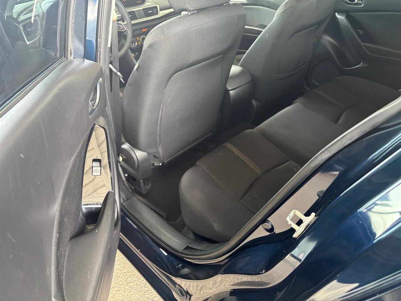 Used 2018 MAZDA MAZDA3 Sport w/ Preferred Equipment Package FWD image 10