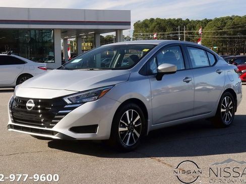 New 2025 Nissan Versa SV image 3