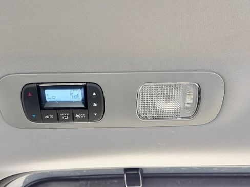 Used 2023 Honda Odyssey Elite image 32