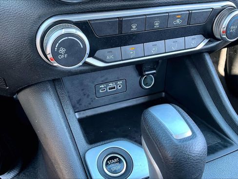 Certified 2023 Nissan Sentra SV FWD image 32
