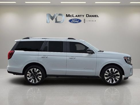 Certified 2025 Ford Expedition Platinum w/ Driver's Package AWD/4WD image 6