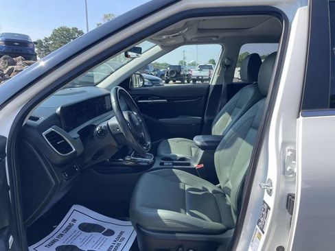 Used 2024 Kia Seltos SX w/ SX Sunroof Package AWD/4WD image 18
