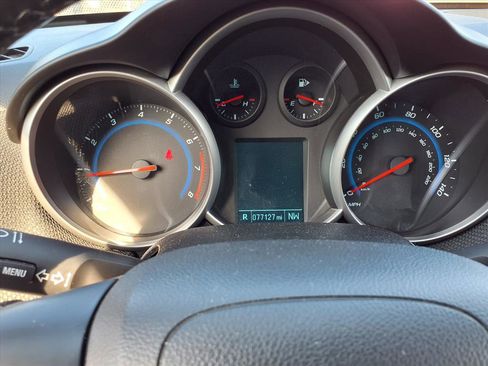 Used 2016 Chevrolet Cruze LT image 13