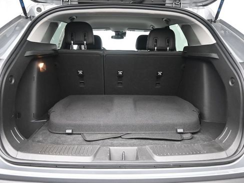 Used 2025 Chevrolet Trax LT FWD image 25