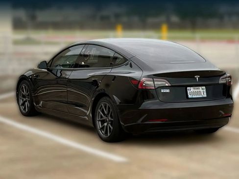 Used 2021 Tesla Model 3 Standard Range Plus image 6