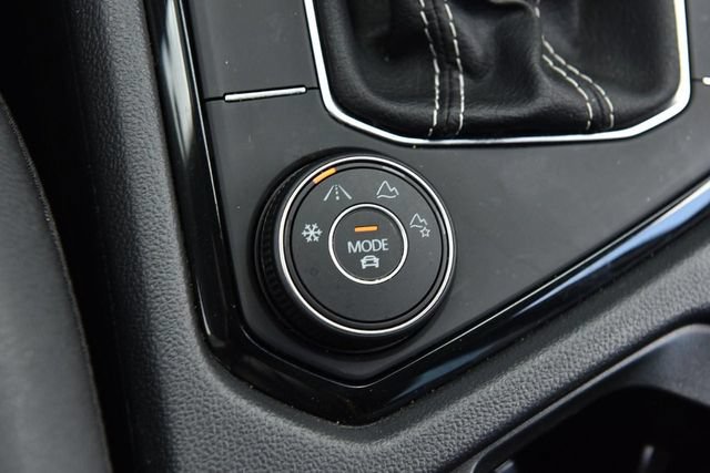 Certified 2023 Volkswagen Taos SE AWD/4WD image 17