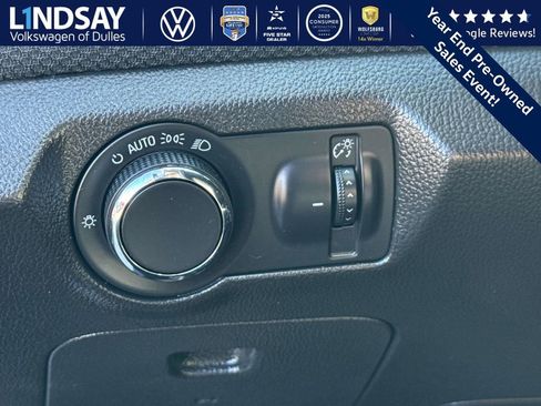 Used 2015 Chevrolet Cruze LT image 25