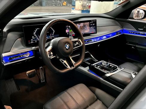 Certified 2025 BMW 760i xDrive AWD/4WD image 16
