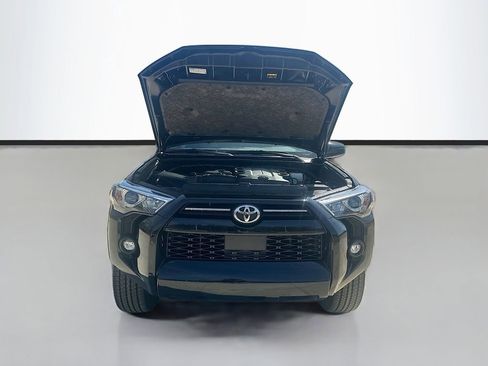 Used 2024 Toyota 4Runner SR5 AWD/4WD image 33