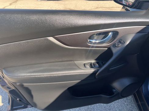 Used 2016 Nissan Rogue S image 7