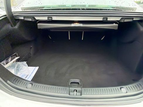 Used 2017 Mercedes-Benz E 300 4MATIC image 26