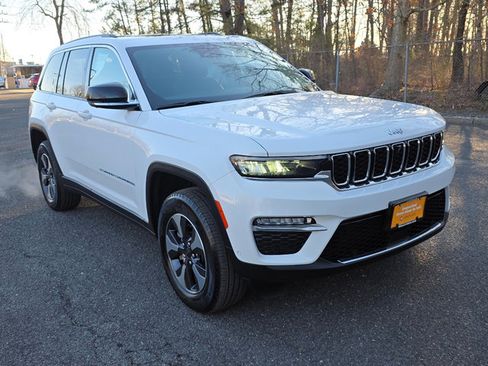 Used 2022 Jeep Grand Cherokee Limited 4xe w/ Luxury Tech Group II image 9