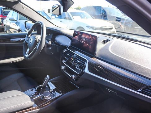 Certified 2023 BMW 530e w/ Convenience Package image 16