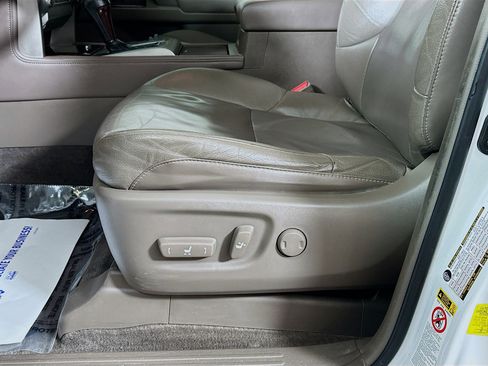 Used 2018 Lexus GX 460 Premium w/ Premium Package image 19