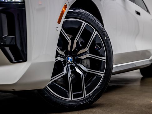 Used 2023 BMW 740i RWD image 20