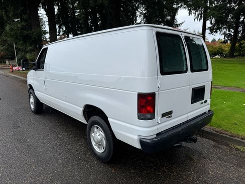 Used 2013 Ford E-250 and Econoline 250 image 3