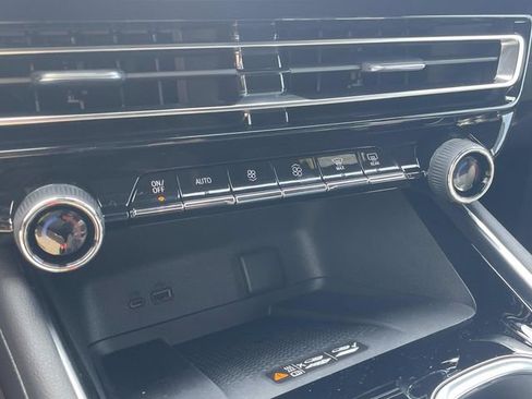 New 2026 Chevrolet Traverse LT w/ Midnight/Sport Edition FWD image 21