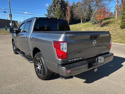 Used 2020 Nissan Titan SV w/ SV Convenience Package image 2