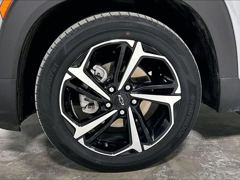 Used 2023 Chevrolet TrailBlazer RS w/ Sun and Liftgate Package image 11