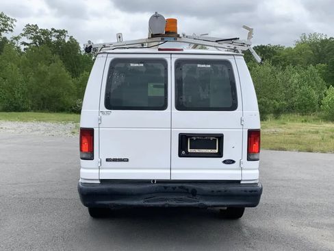 Used 2010 Ford E-250 and Econoline 250 image 6