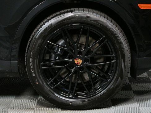 New 2026 Porsche Cayenne Coupe AWD/4WD image 39