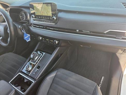 Used 2024 Mitsubishi Outlander SE image 21