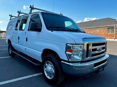 Used 2014 Ford E-250 and Econoline 250 w/ Power Group image 7
