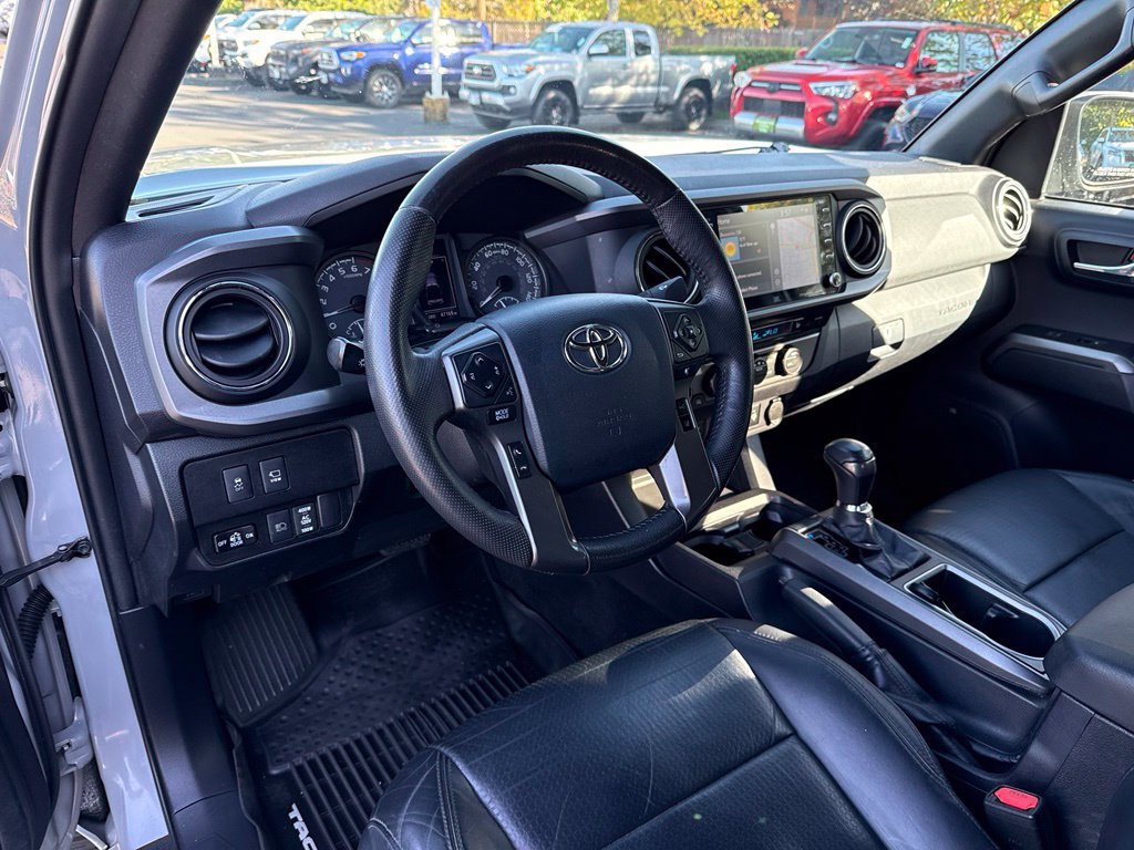 Used 2020 Toyota Tacoma TRD Off-Road w/ TRD Premium Off Road Package AWD/4WD image 13