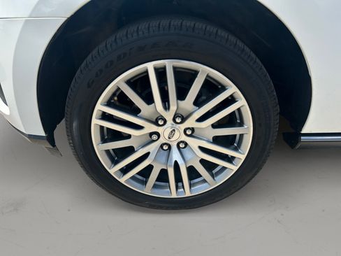 Used 2023 Ford Expedition Limited AWD/4WD image 9