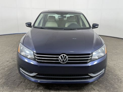 Used 2014 Volkswagen Passat 2.5 SE FWD image 2