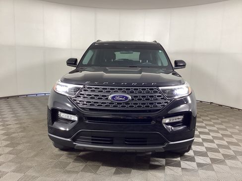 Used 2024 Ford Explorer XLT w/ Equipment Group 202A AWD/4WD image 6