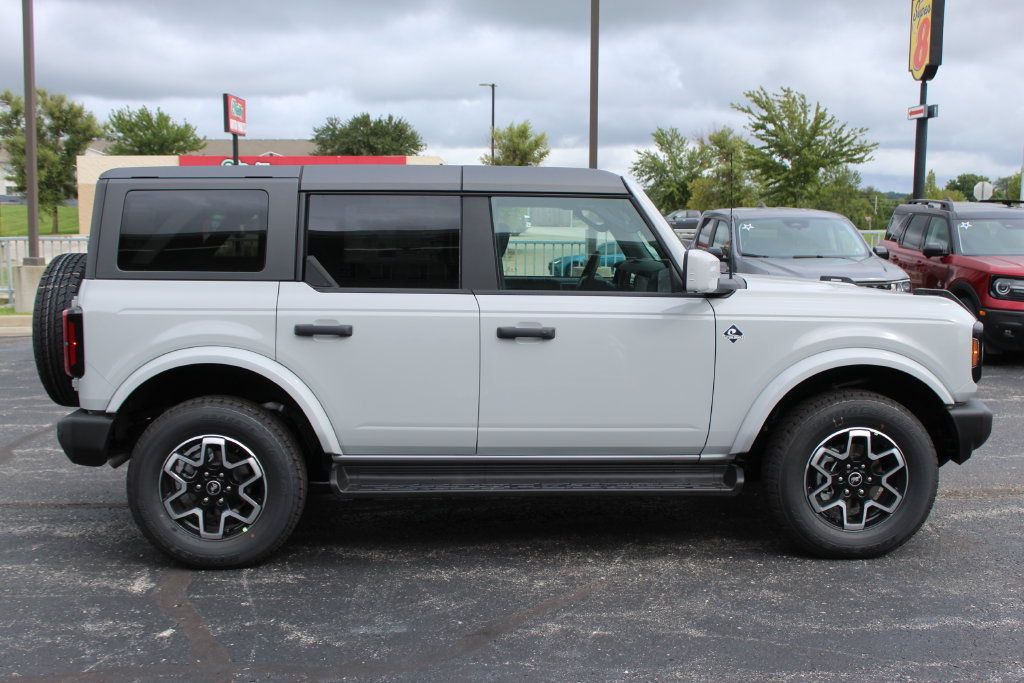 New 2026 Ford Bronco Outer Banks AWD/4WD image 6