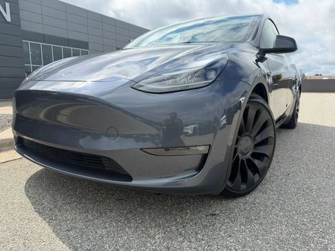 Used 2023 Tesla Model Y Performance AWD/4WD image 1