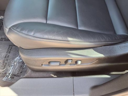 Used 2023 Cadillac XT4 Premium Luxury FWD image 20
