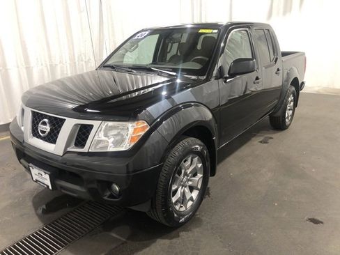 Used 2020 Nissan Frontier SV image 25